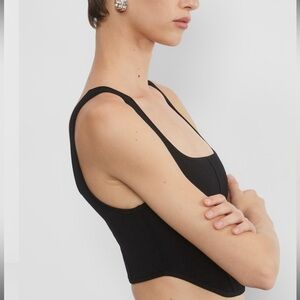 Aritzia top. Barely worn, great condition XS